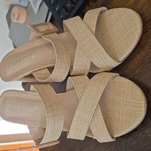 UniLady 3in Strappy Heels Size 9